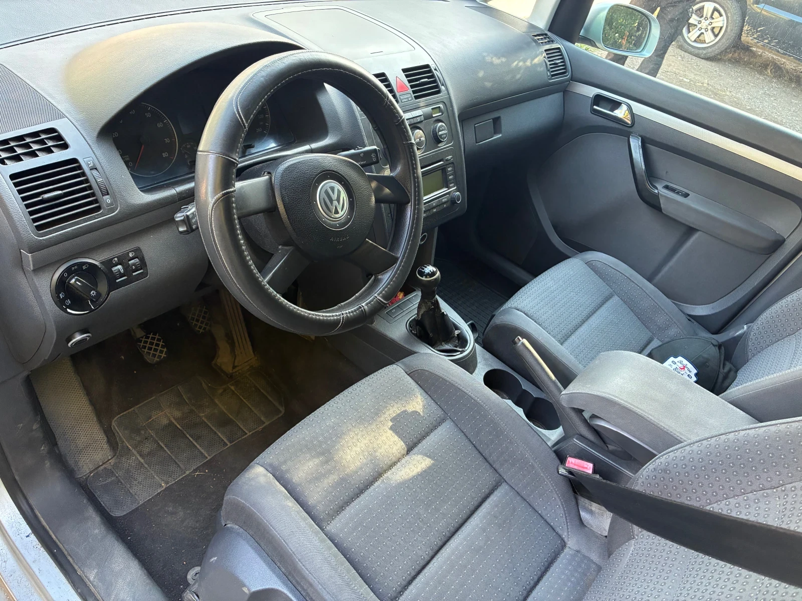 VW Touran, снимка 5 - Автомобили и джипове - 56665296