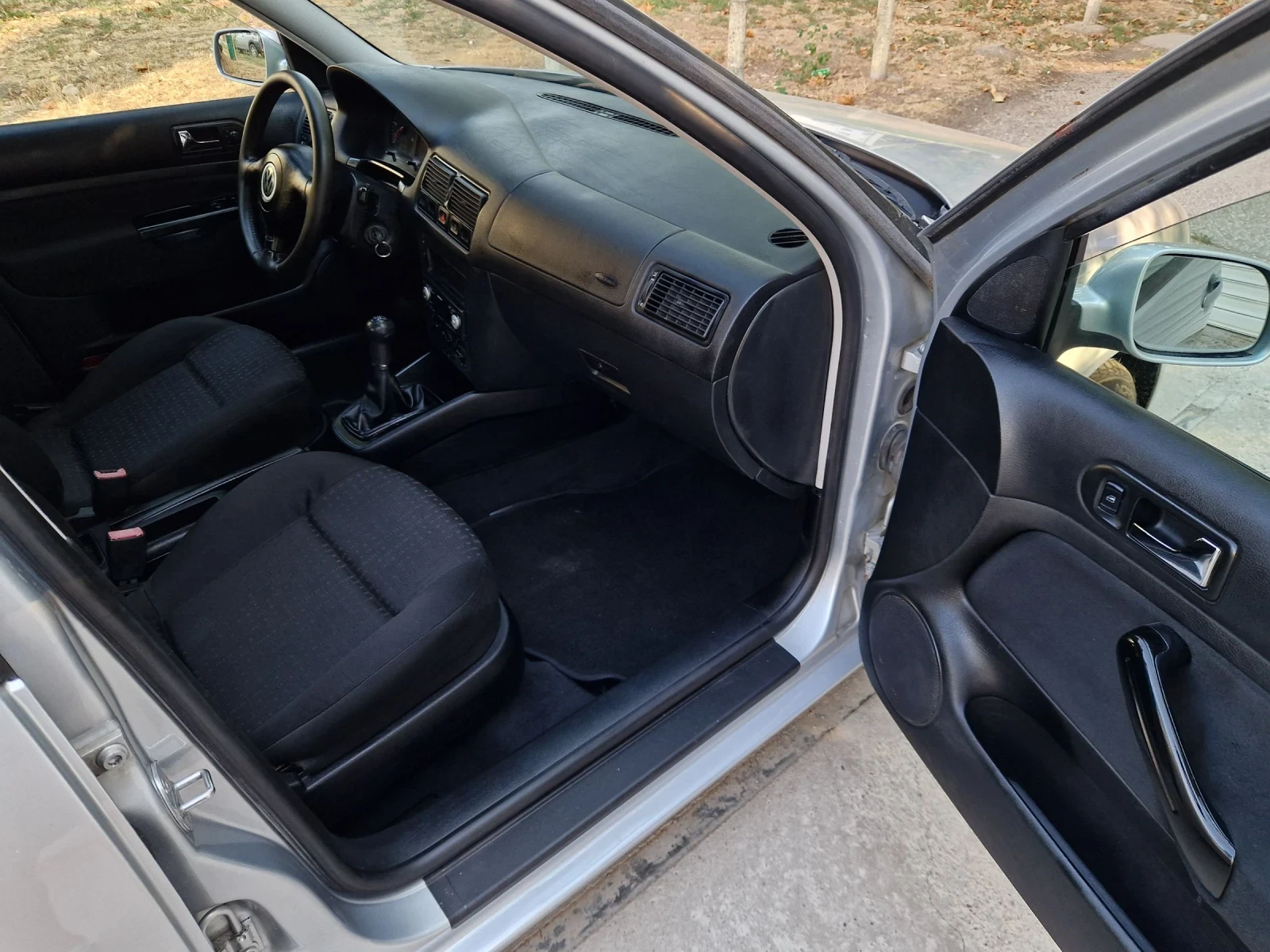 VW Golf 1.9TDI 90к.с., снимка 11 - Автомобили и джипове - 56256535