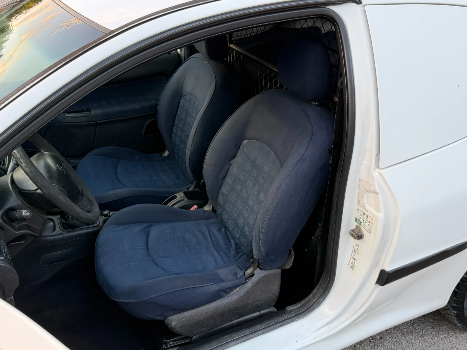 Peugeot 206 1.4 HDi, снимка 11 - Автомобили и джипове - 56633501