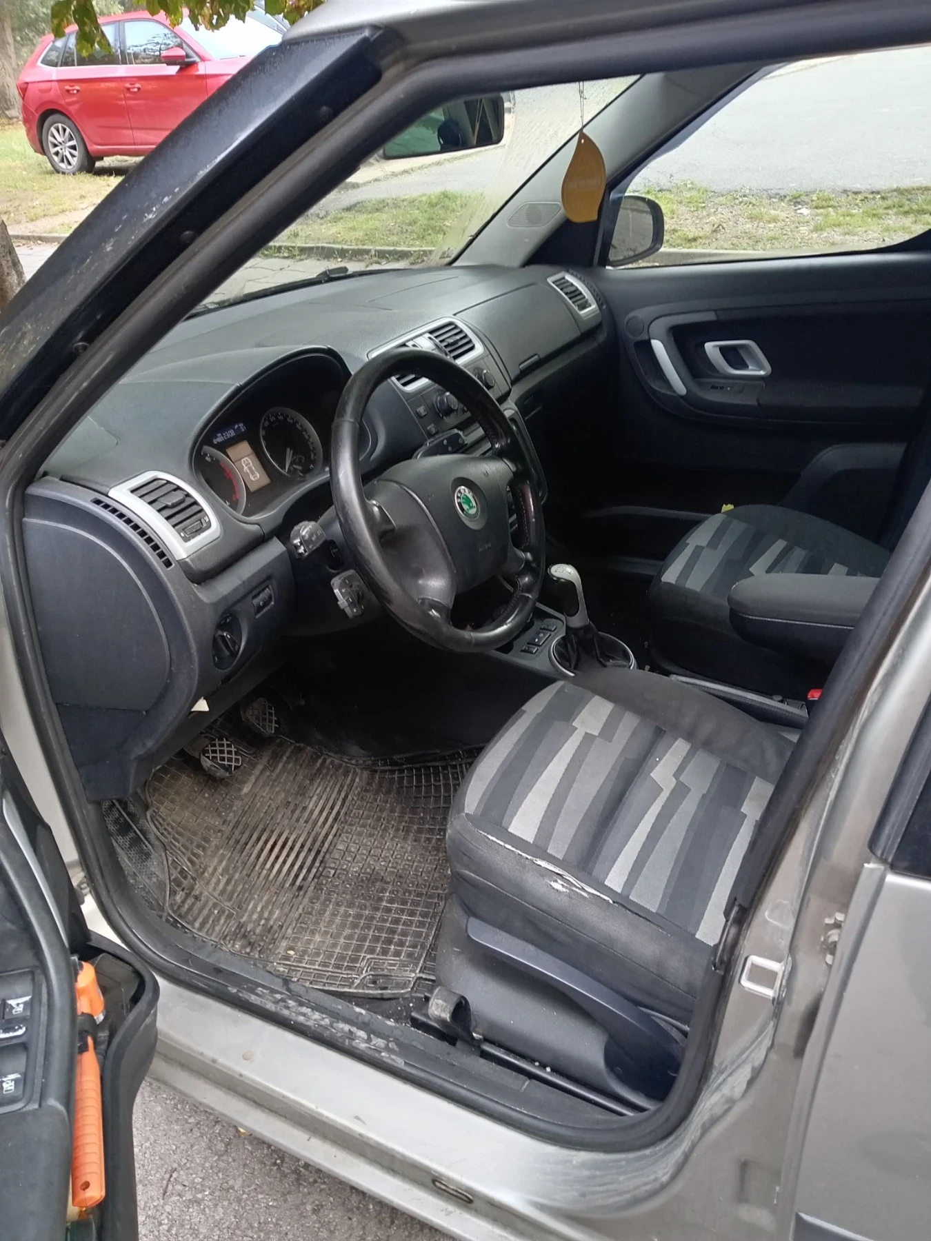 Skoda Roomster, снимка 8 - Автомобили и джипове - 56635865