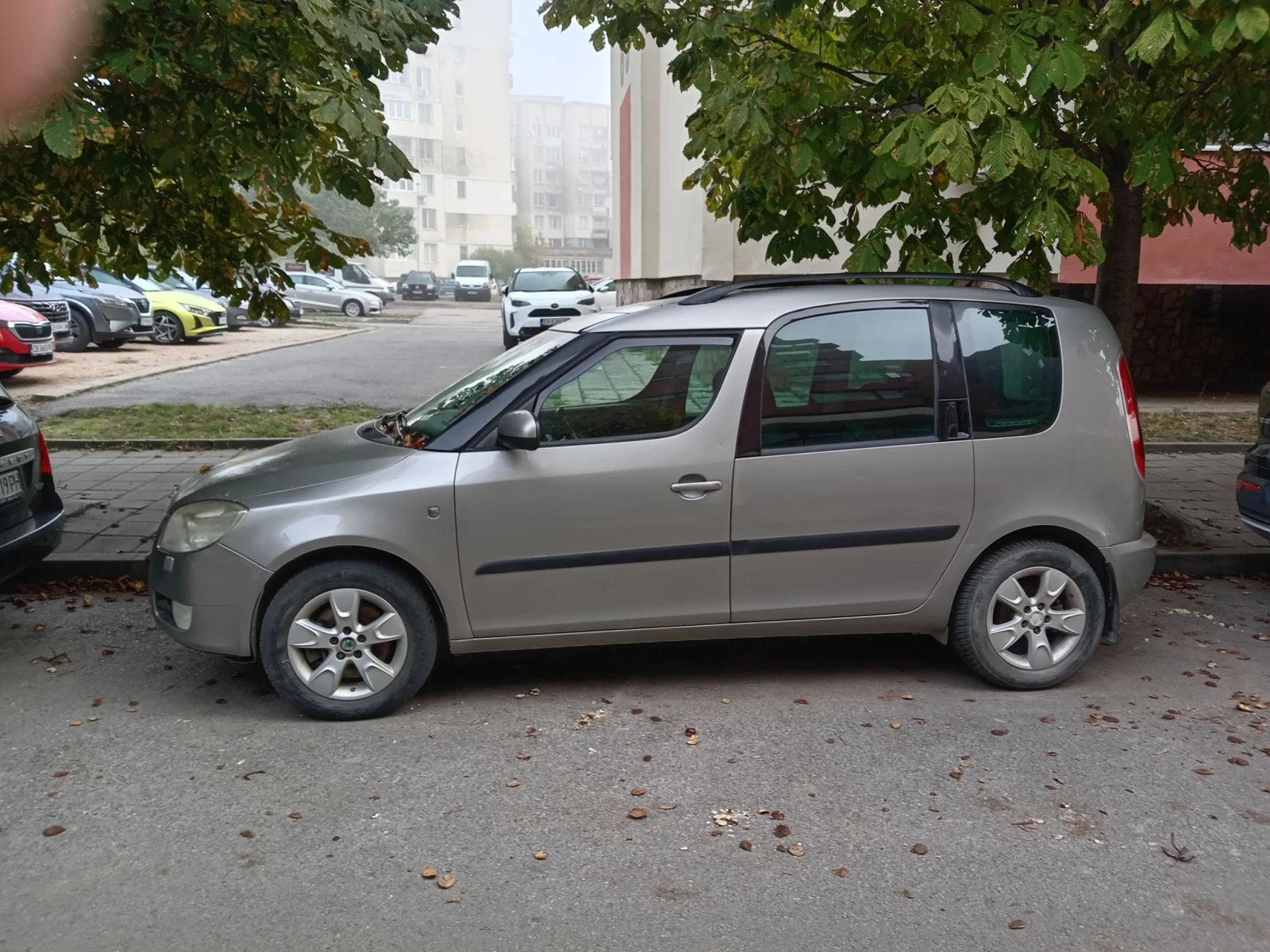 Skoda Roomster, снимка 3 - Автомобили и джипове - 56635865