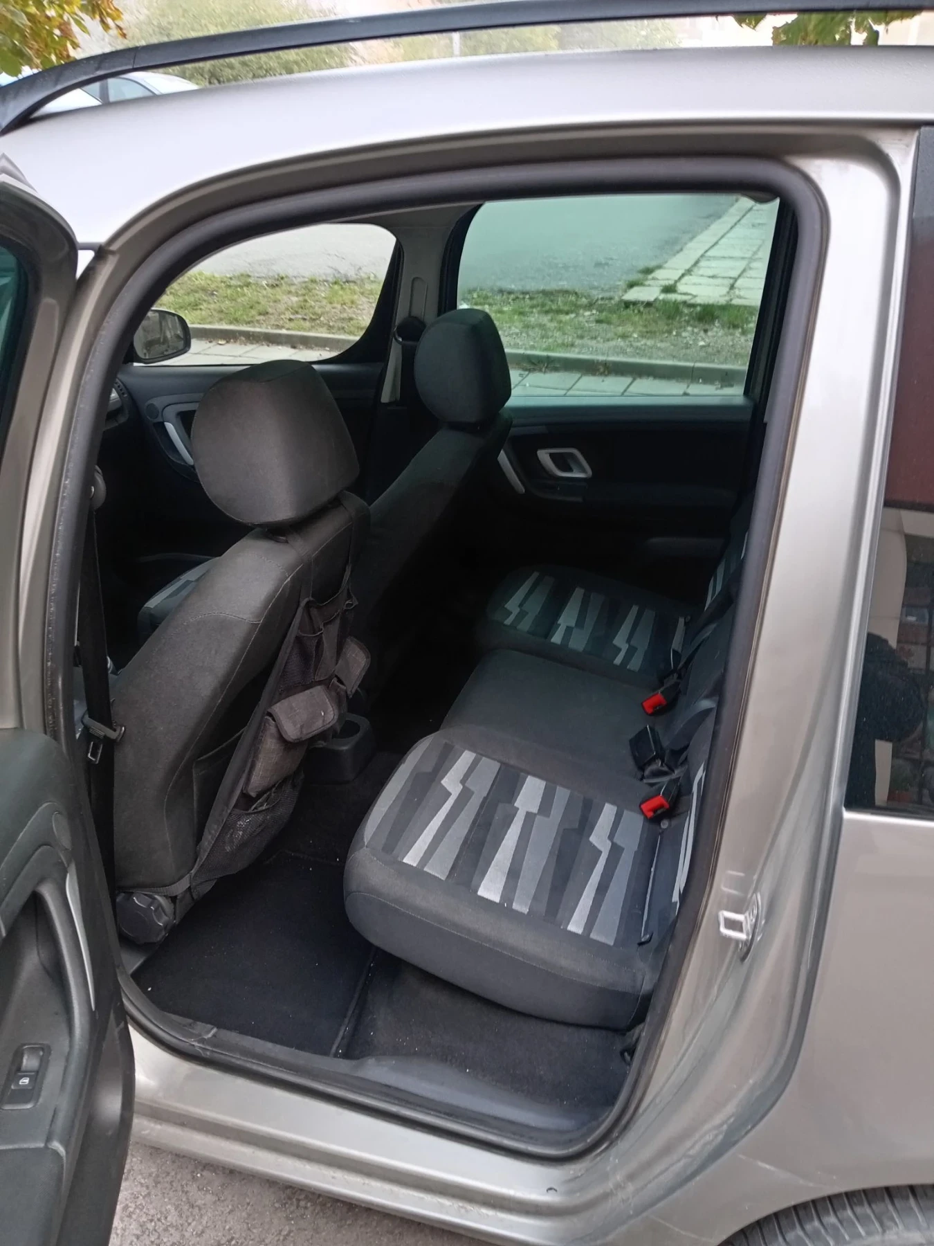 Skoda Roomster, снимка 7 - Автомобили и джипове - 56635865