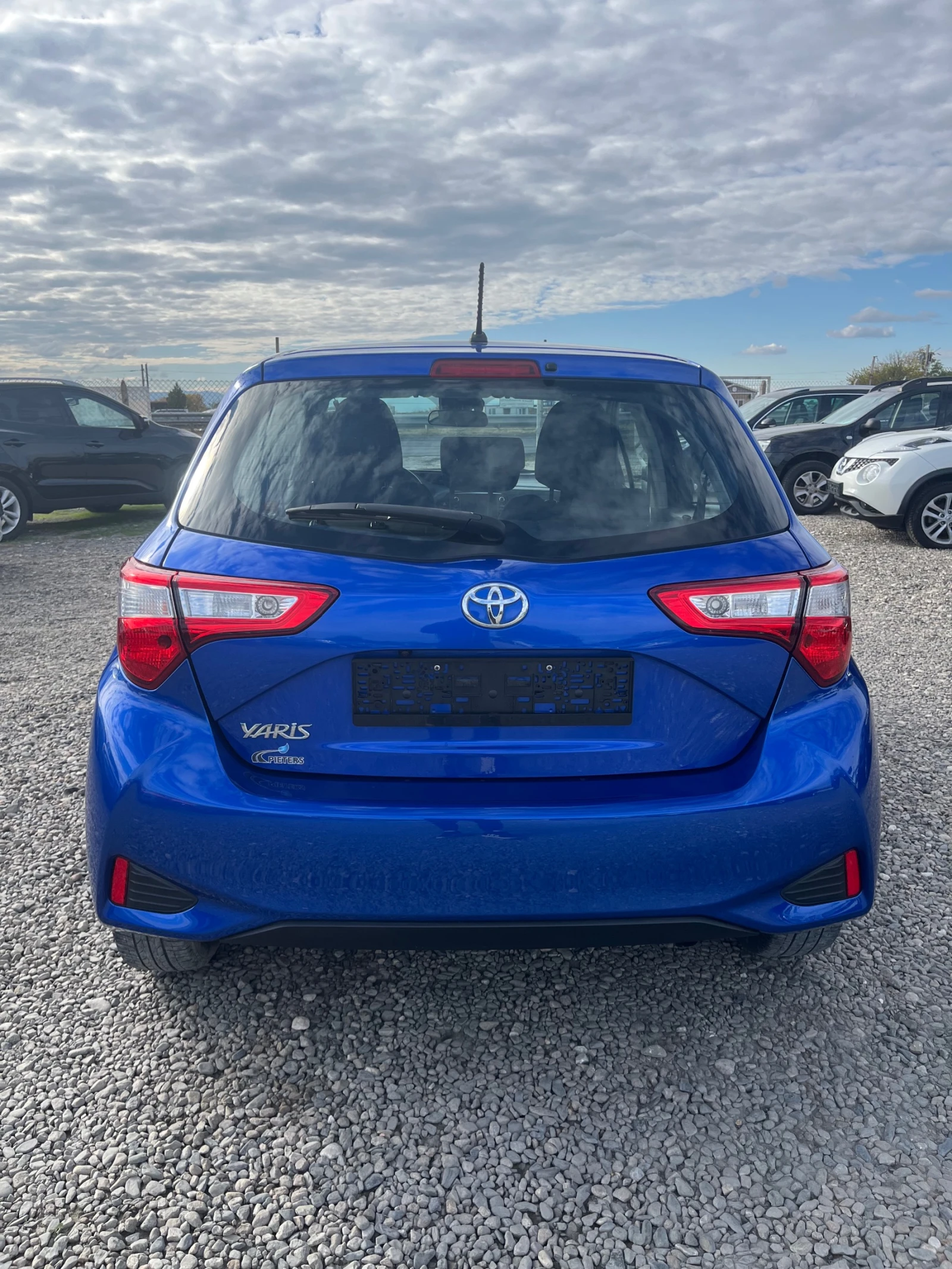 Toyota Yaris 1.5 BENZIN, снимка 4 - Автомобили и джипове - 56680315