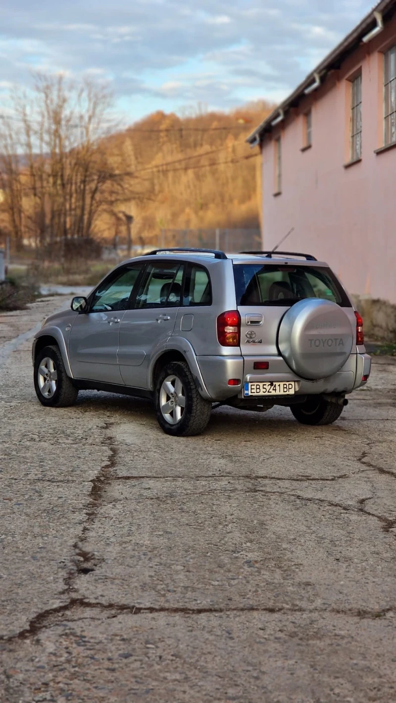 Toyota Rav4 2.0D4D, снимка 2 - Автомобили и джипове - 48147361