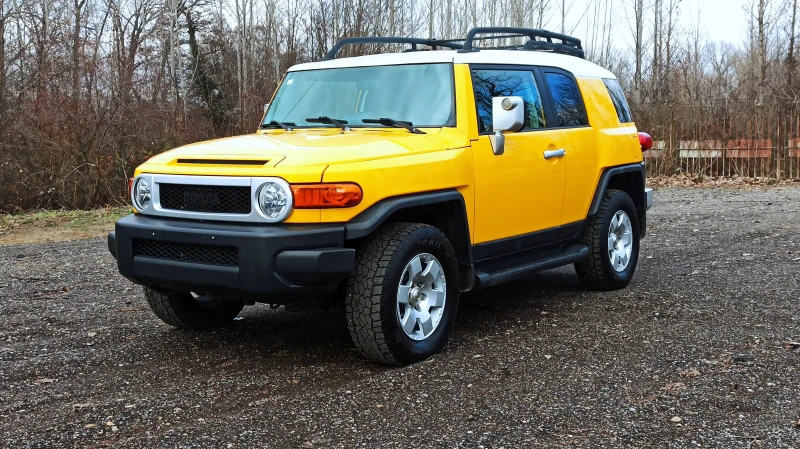 Toyota Fj cruiser 4.0_AWD_automatic, снимка 1 - Автомобили и джипове - 48355058