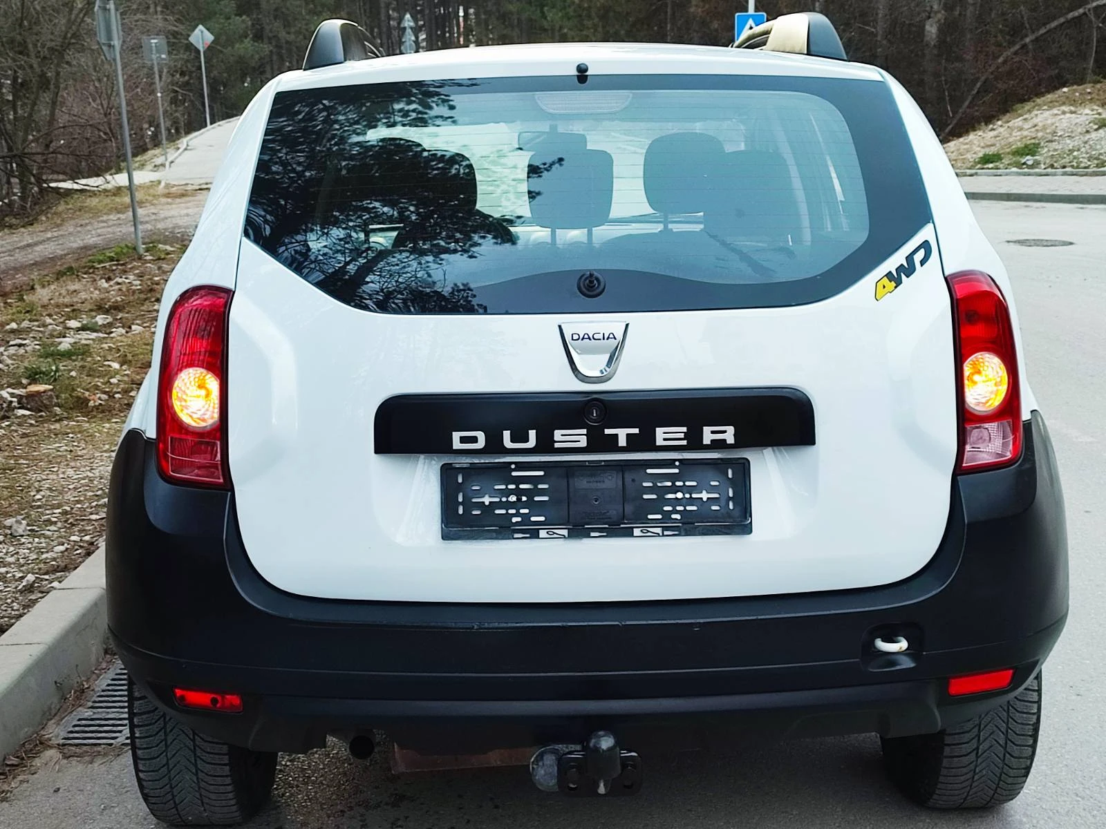 Dacia Duster 1.6-4* 4 swiss - изображение 7