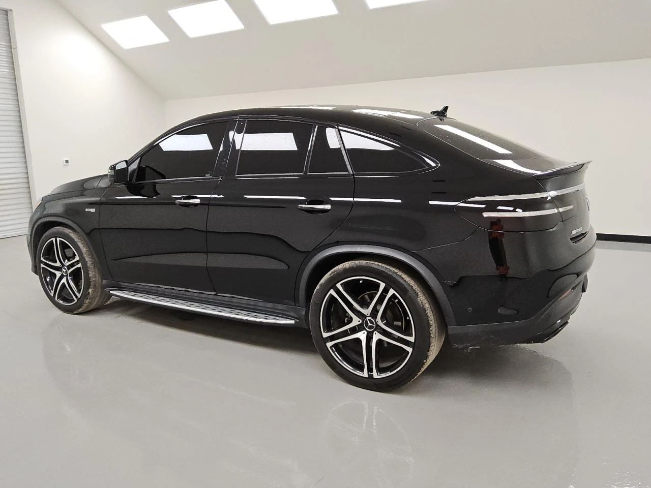 Mercedes-Benz GLE 43 AMG 4MATIC HARMAN/KARDON* DISTRONIC* 360* ОБДУХВАНЕ*  - изображение 4