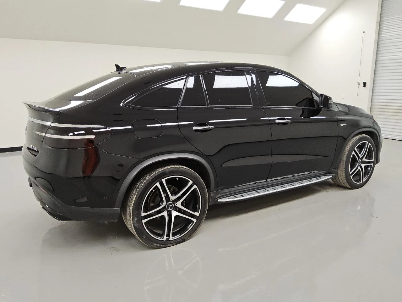 Mercedes-Benz GLE 43 AMG 4MATIC HARMAN/KARDON* DISTRONIC* 360* ОБДУХВАНЕ*  - изображение 6
