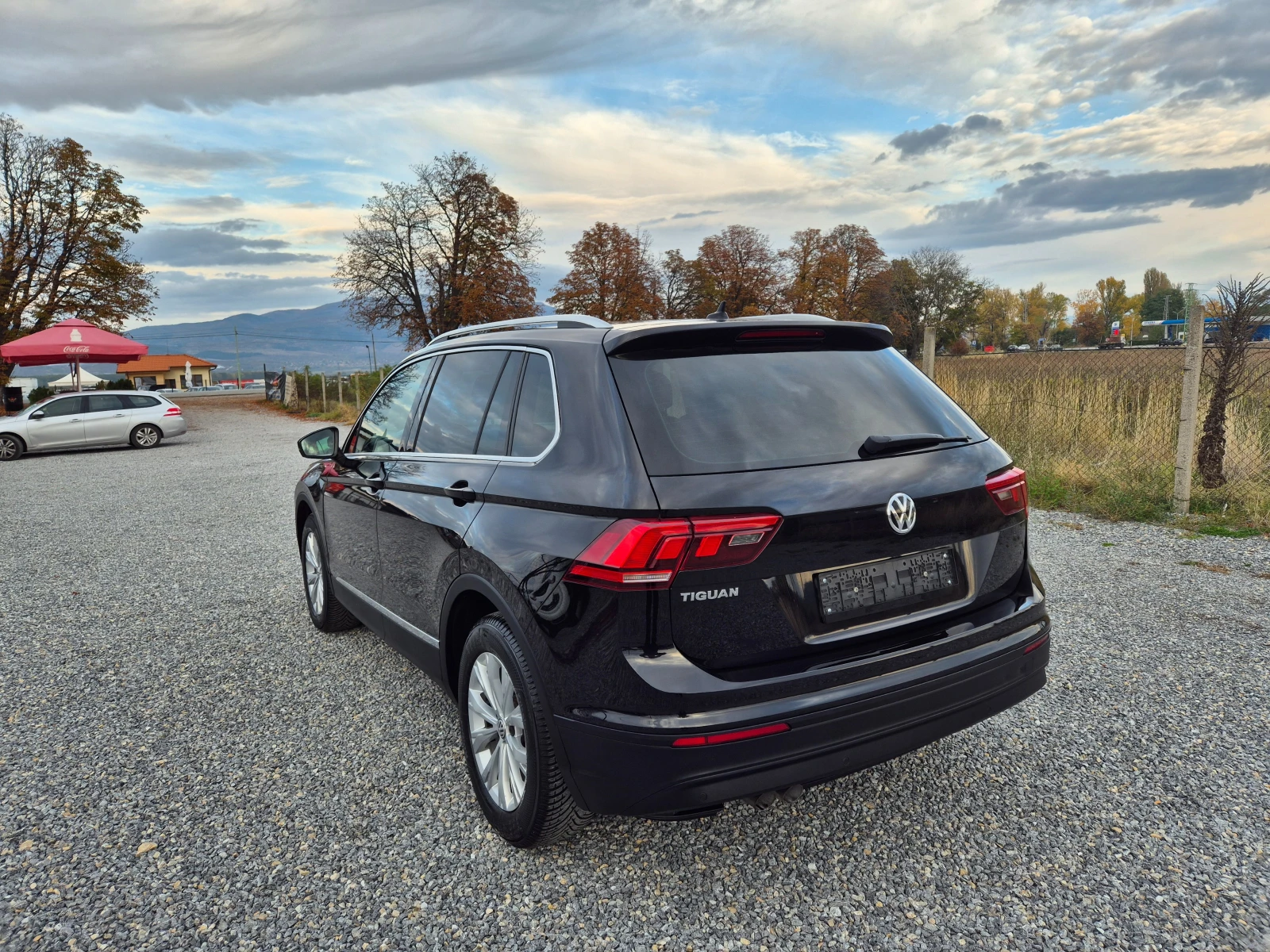 VW Tiguan 2.0TDI* AUTOMAT*  | Mobile.bg — изображение 4