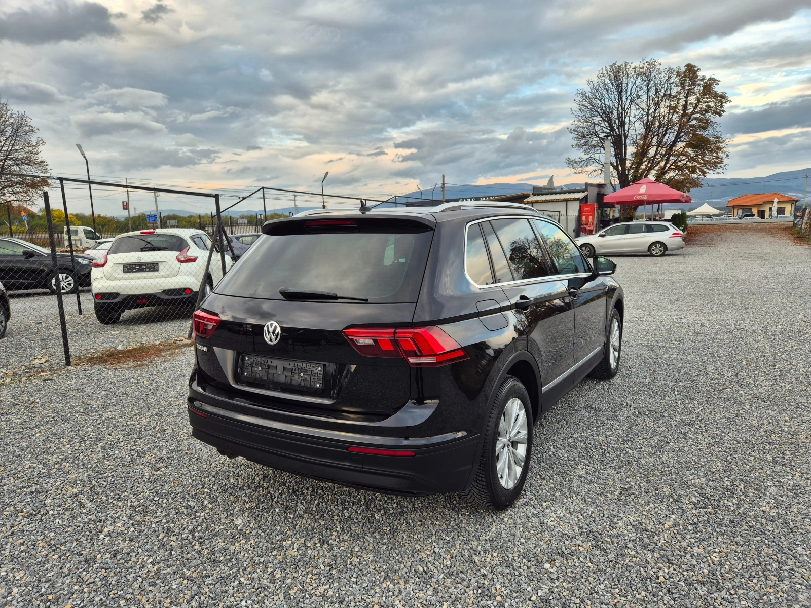 VW Tiguan 2.0TDI* AUTOMAT*  | Mobile.bg — изображение 6