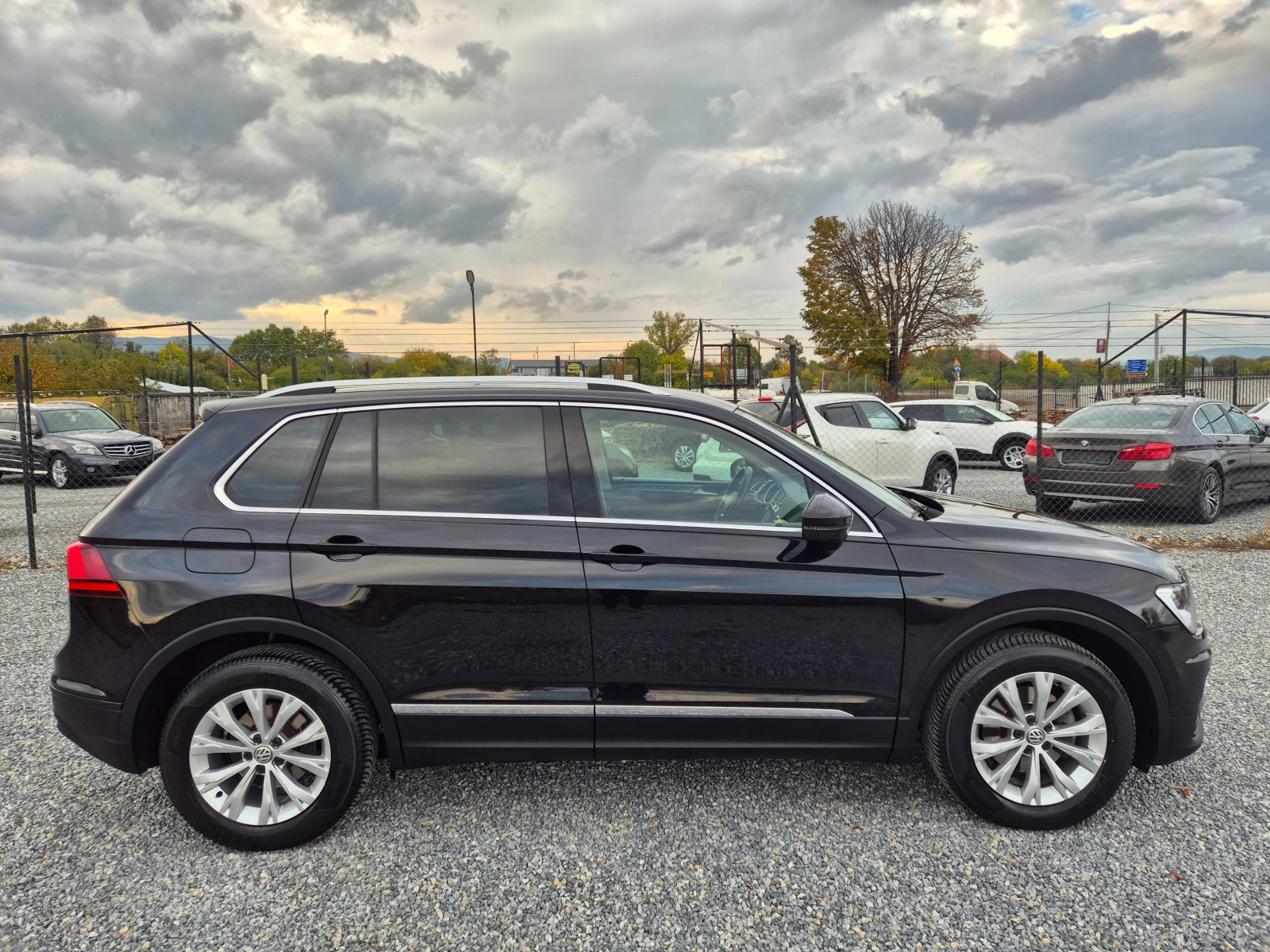 VW Tiguan 2.0TDI* AUTOMAT*  | Mobile.bg — изображение 7