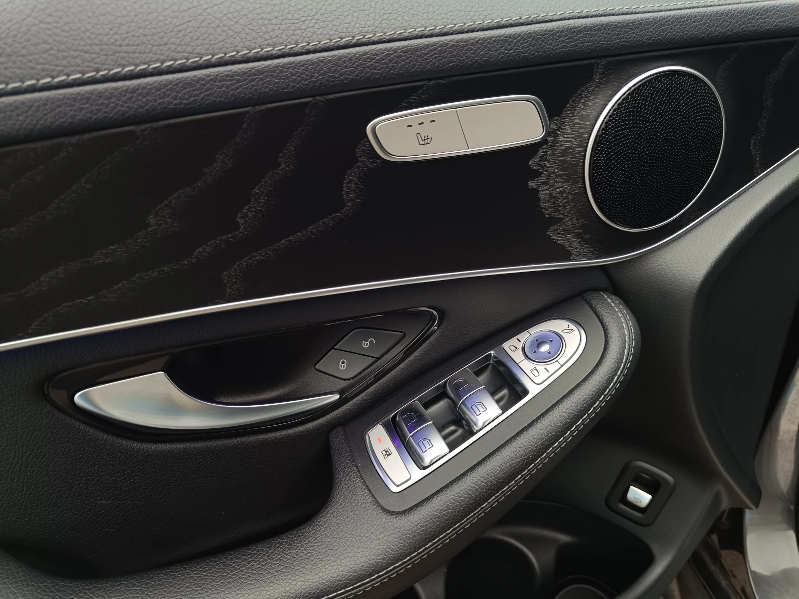 Mercedes-Benz GLC 220 d | 4 Matic | 9G-Tronic | AMG - изображение 7