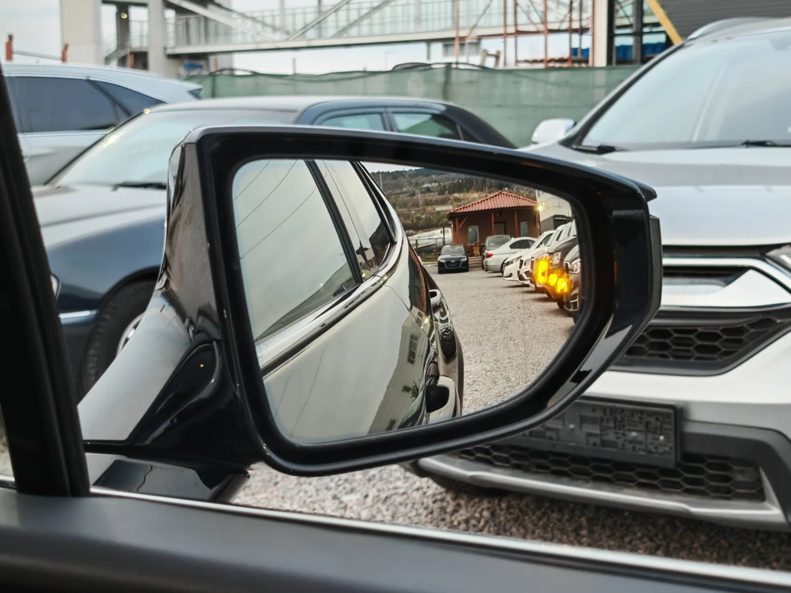 Lexus UX 250h TRIPLE-BEAM LED/Подгрев/Обдухване/Камера 360/HUB, снимка 17 - Автомобили и джипове - 54177955