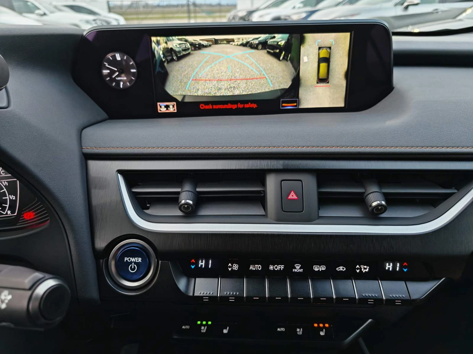 Lexus UX 250h TRIPLE-BEAM LED/Подгрев/Обдухване/Камера 360/HUB, снимка 10 - Автомобили и джипове - 54177955