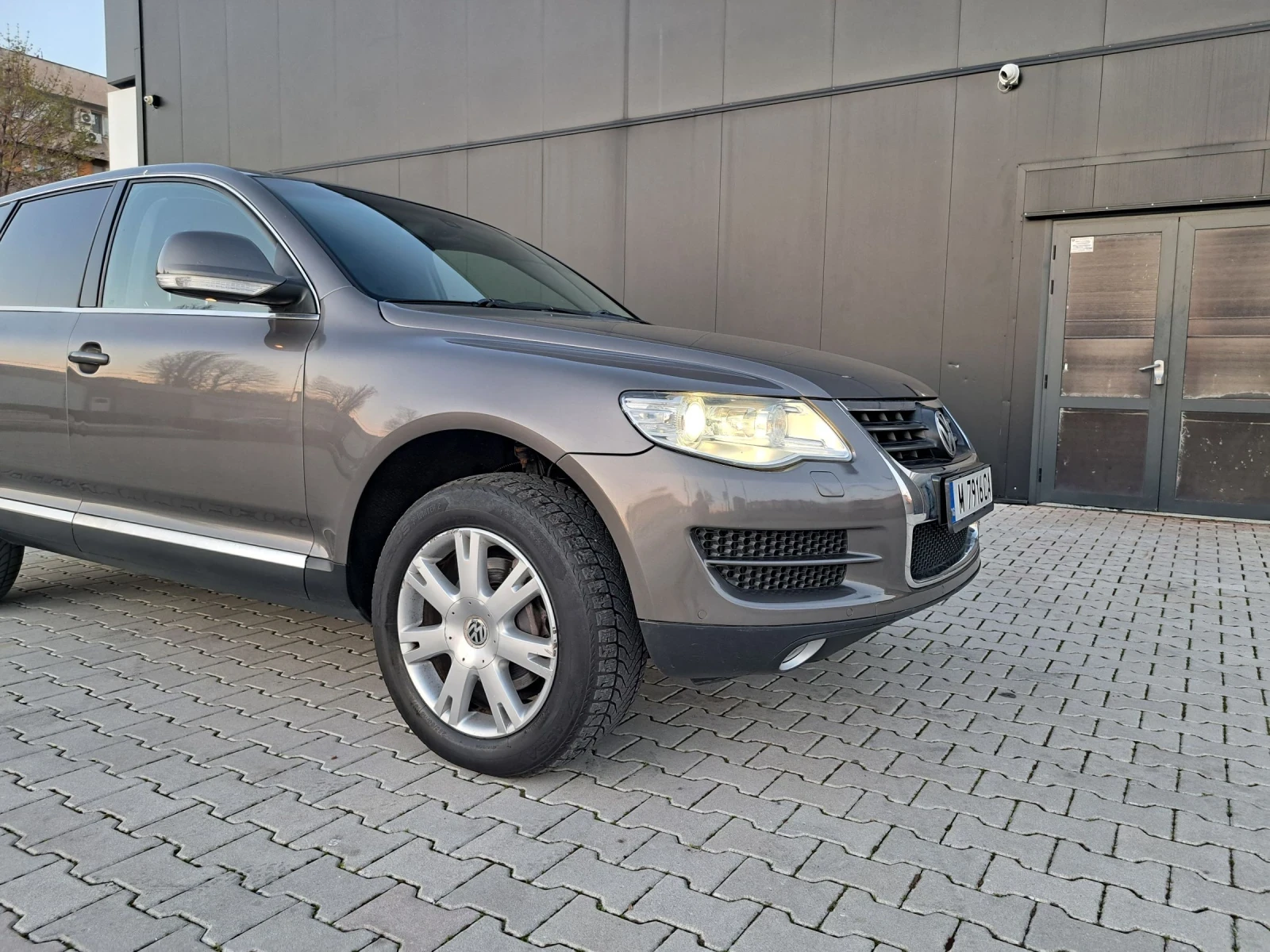 VW Touareg 3.0 TDI, снимка 3 - Автомобили и джипове - 54733334