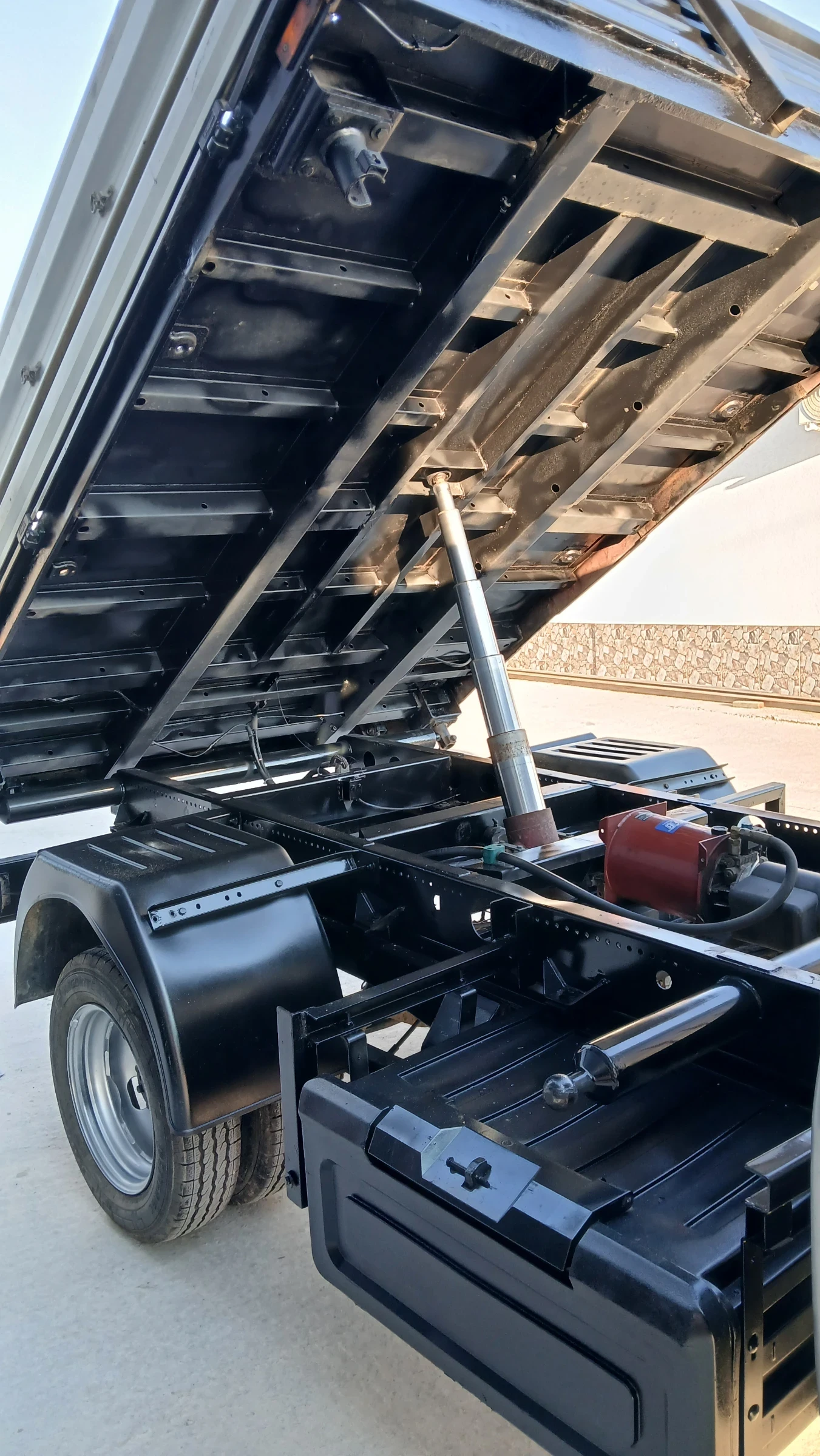 Ford Transit 2.4 - изображение 2