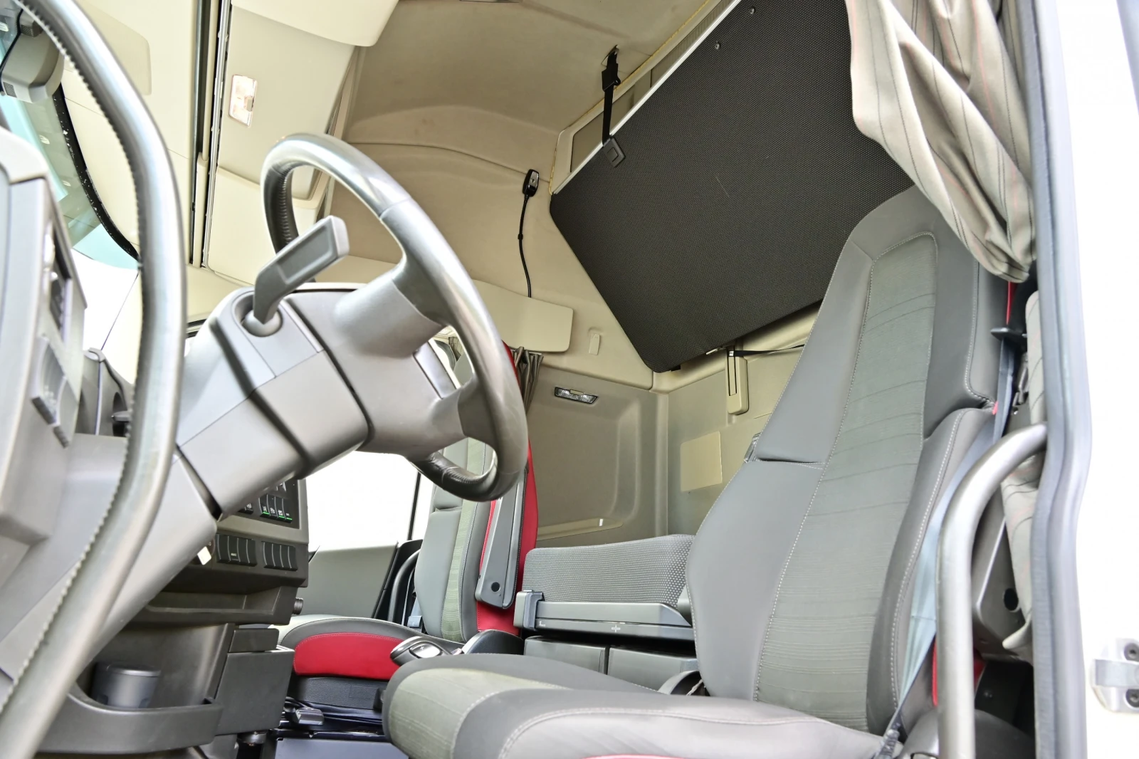 Volvo Fh, снимка 13 - Камиони - 55936582