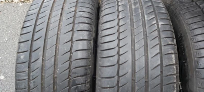 Гуми Летни 215/45R17, снимка 2 - Гуми и джанти - 32778570