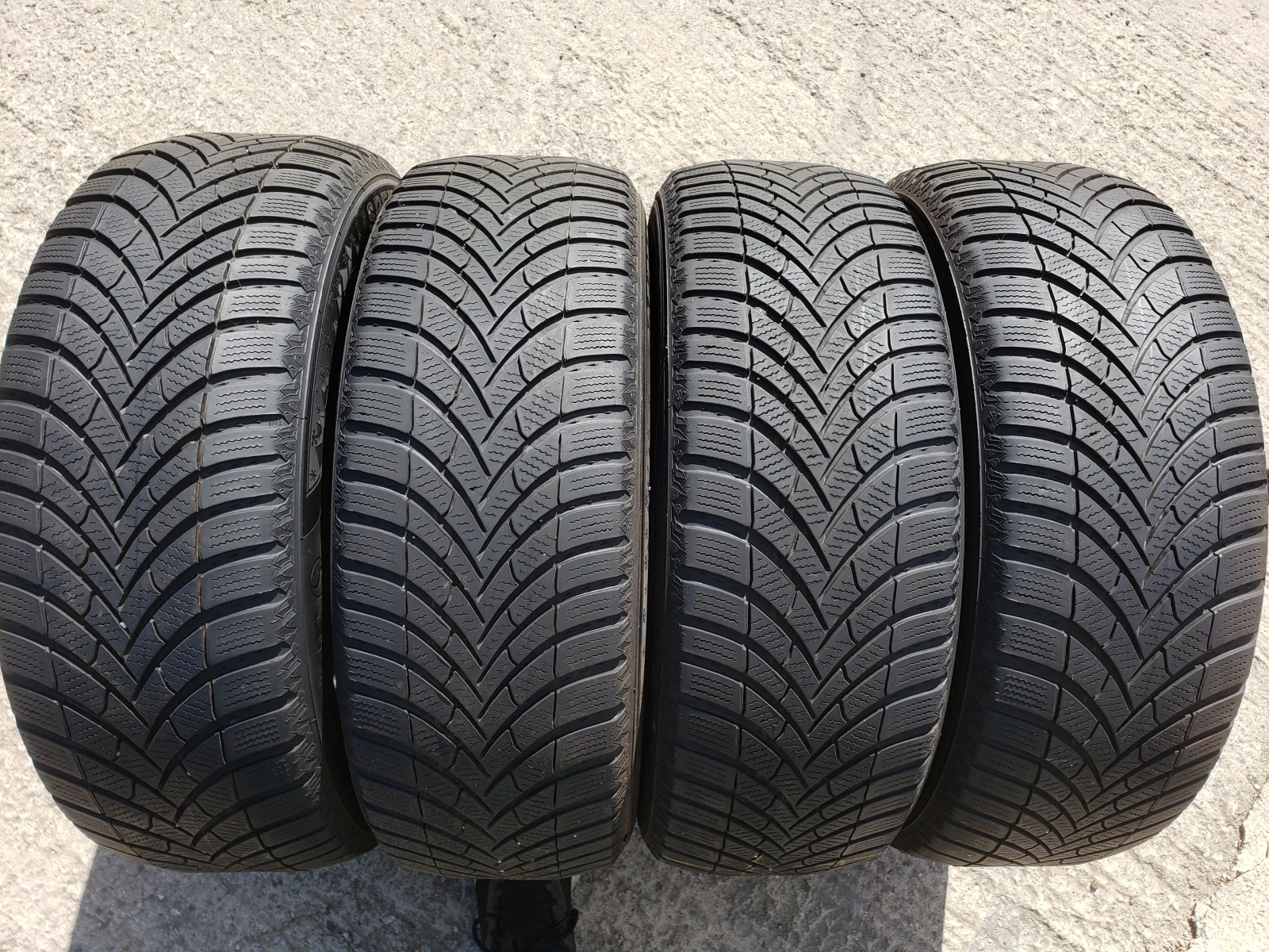Гуми Зимни 205/55R16, снимка 3 - Гуми и джанти - 56337304