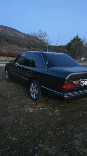 Mercedes-Benz 124 250 TurboDiesel, снимка 3