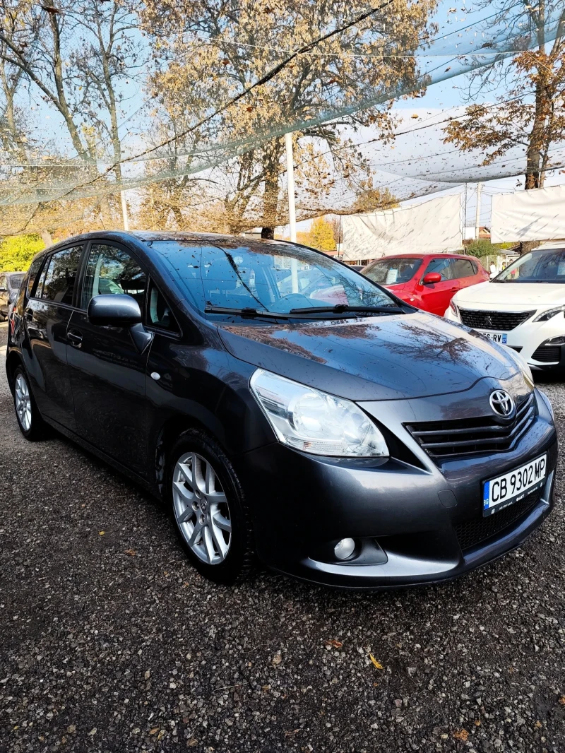 Toyota Verso 2.0 D4D, снимка 3 - Автомобили и джипове - 47773631