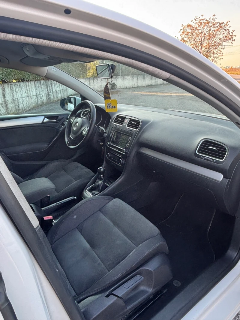 VW Golf 2.0 TDI Highline , снимка 11 - Автомобили и джипове - 47913241