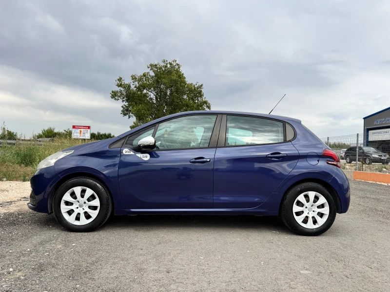 Peugeot 208 * Like edition* Топ състояние* 50244км, снимка 5 - Автомобили и джипове - 49470543