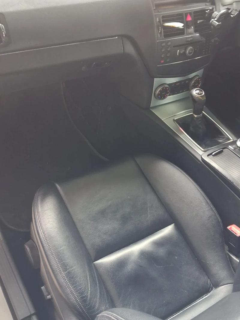 Mercedes-Benz C 220, снимка 7 - Автомобили и джипове - 53061248