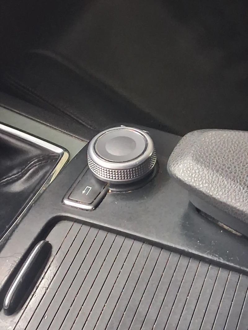 Mercedes-Benz C 220, снимка 4 - Автомобили и джипове - 53061248