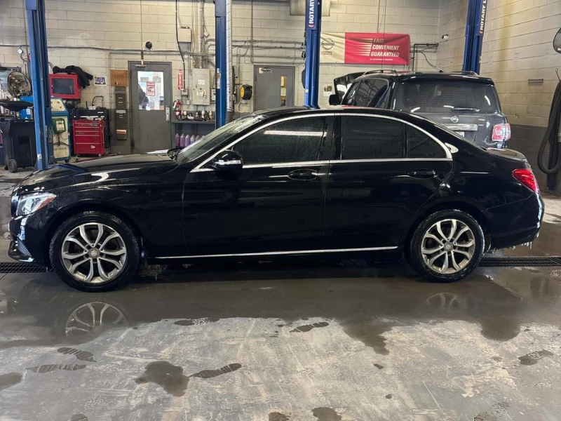 Mercedes-Benz C 300 * CARFAX * ПОДГРЕВИ * КАМЕРА, снимка 2 - Автомобили и джипове - 53447966