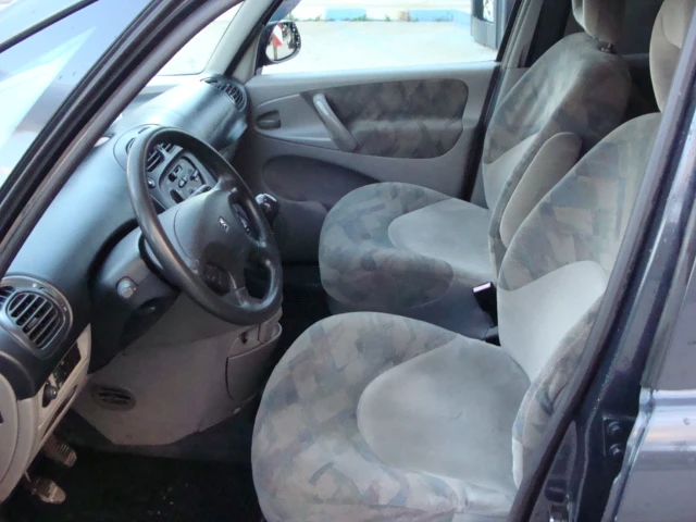 Citroen Xsara picasso 2.0, снимка 9 - Автомобили и джипове - 53622775