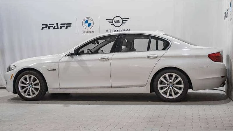 BMW 528 * 528i xDrive Premium Package BMW Apps Navigation , снимка 2 - Автомобили и джипове - 54919050