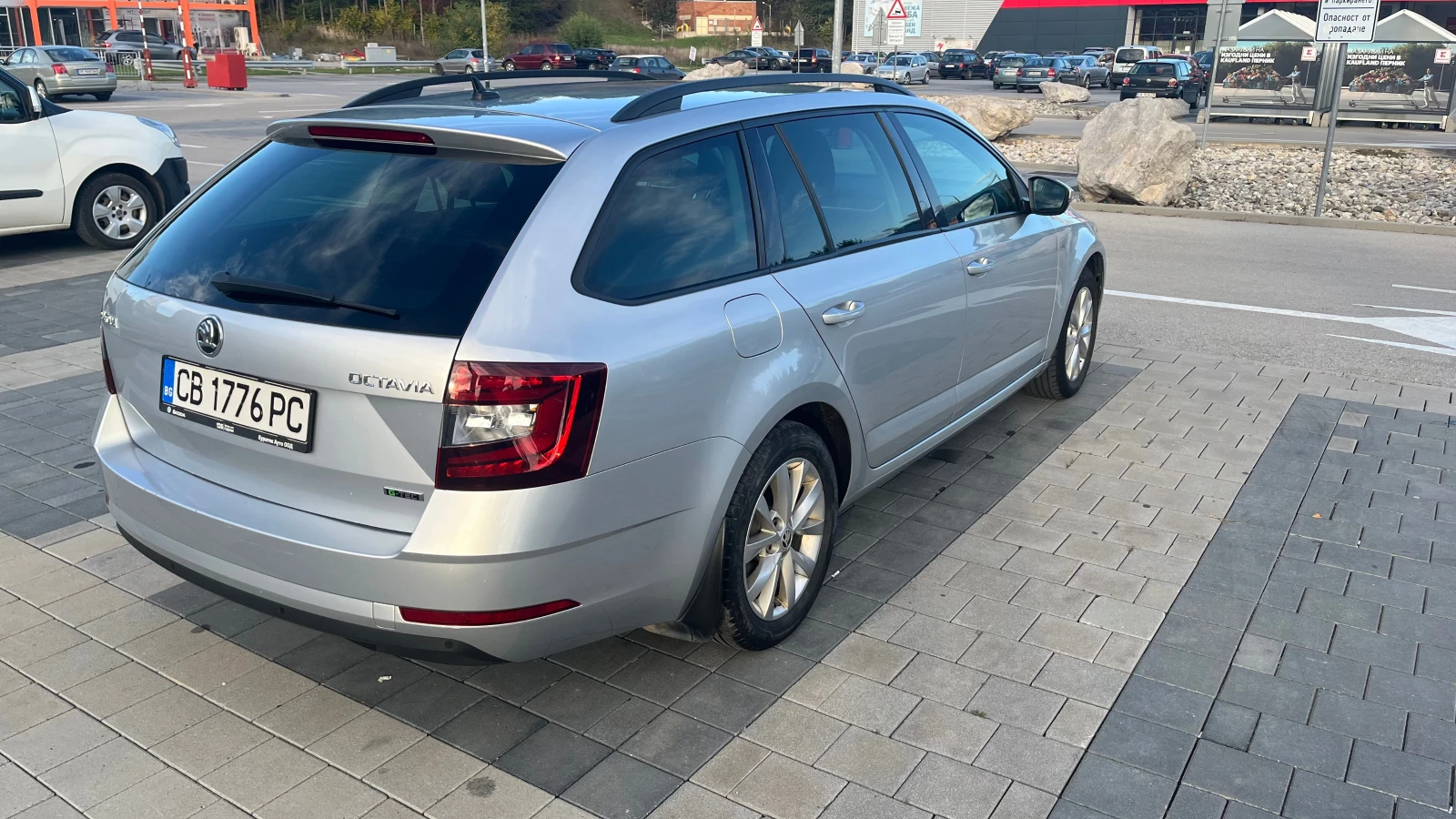 Skoda Octavia 1.5 G -TEC /заводски метан/в Гаранция/ - изображение 7