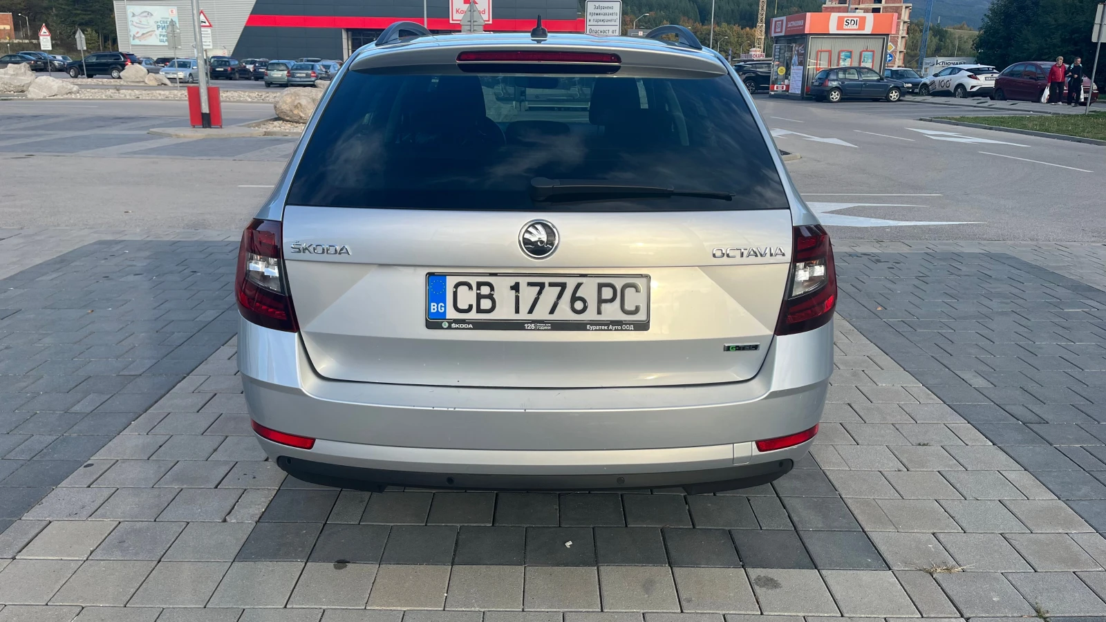 Skoda Octavia 1.5 G -TEC /заводски метан/в Гаранция/ - изображение 6