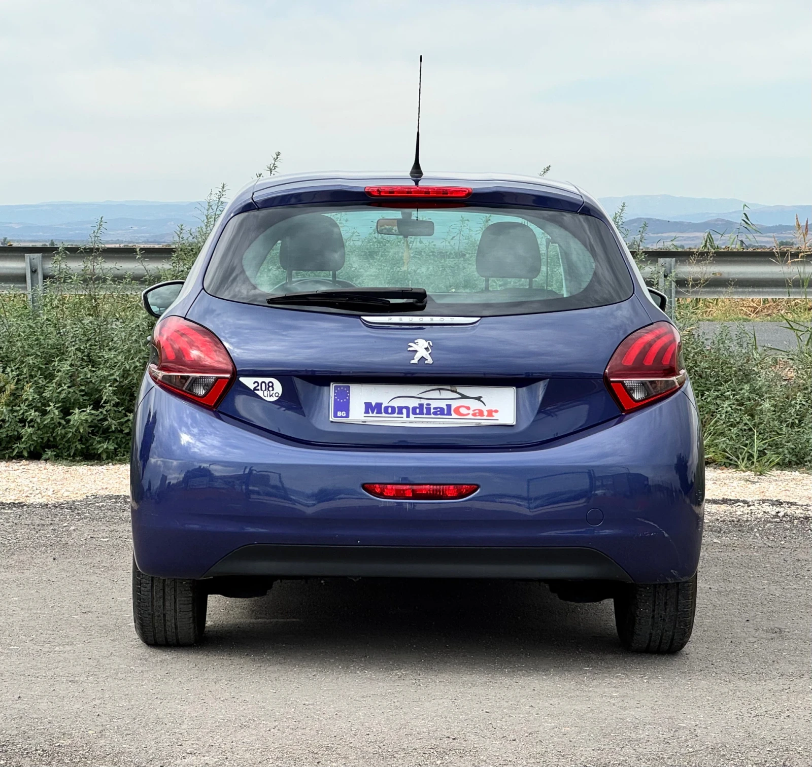 Peugeot 208 Vti* Like edition* Топ състояние* 50244км - изображение 6