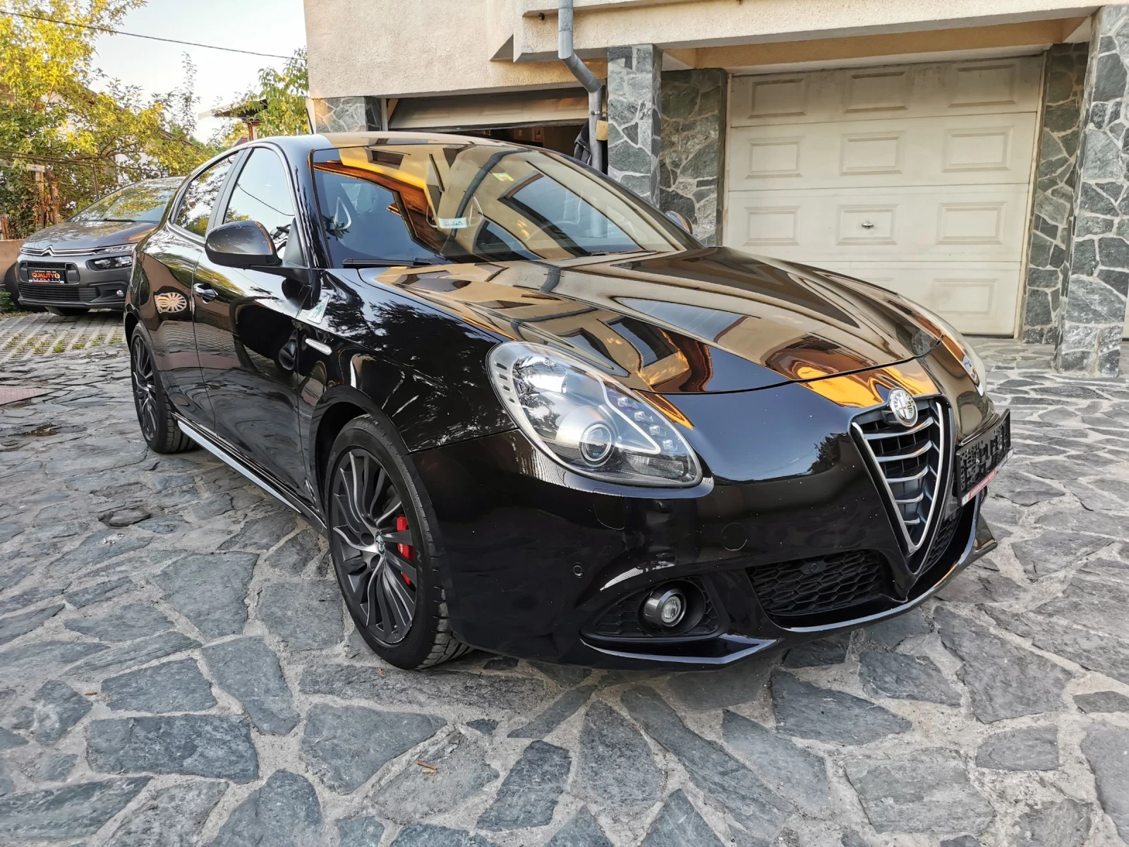 Alfa Romeo Giulietta 1750 TBI. QUDRIFOGLIO! Автоматик! - изображение 2