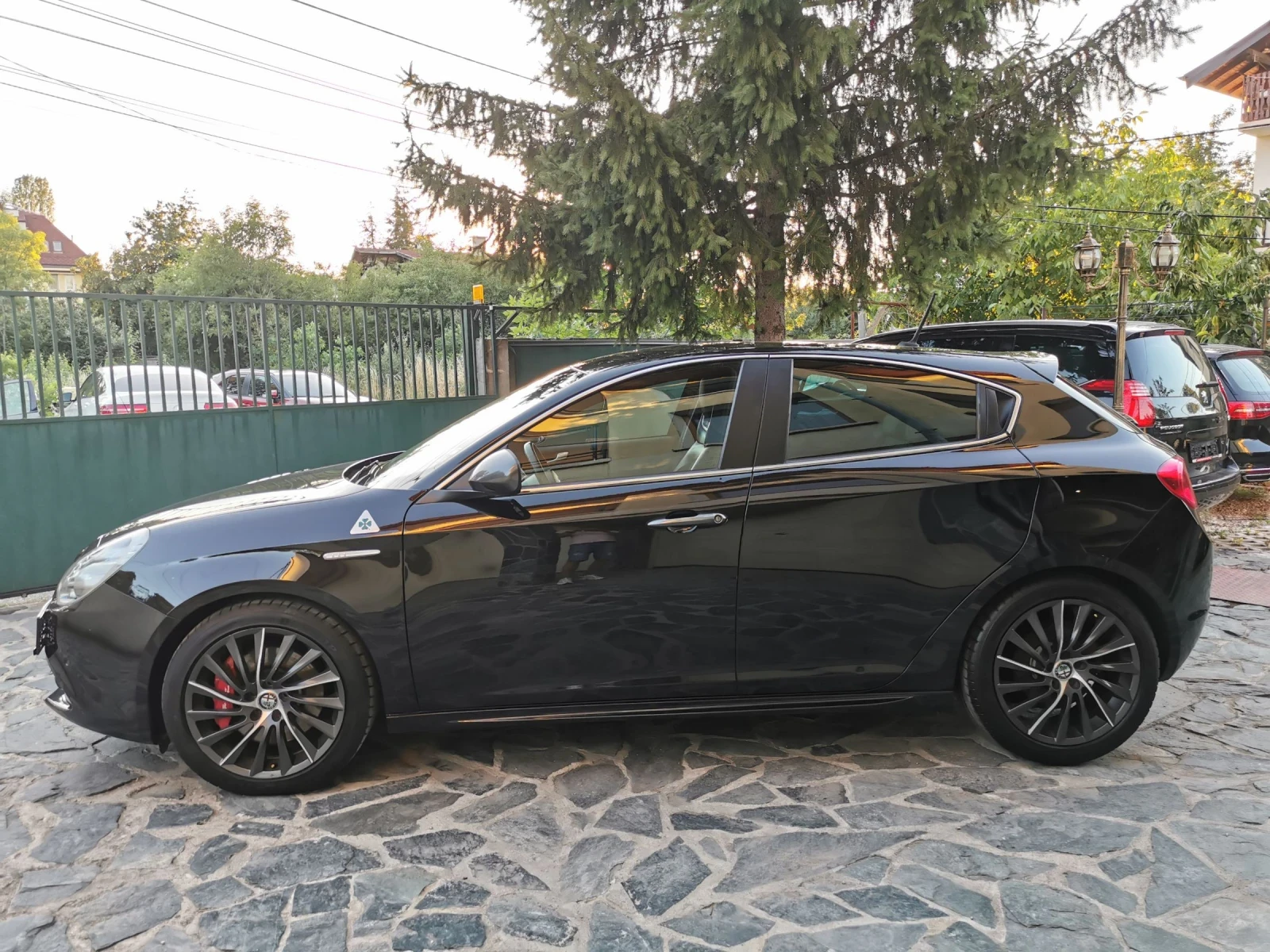 Alfa Romeo Giulietta 1750 TBI. QUDRIFOGLIO! Автоматик! - изображение 4