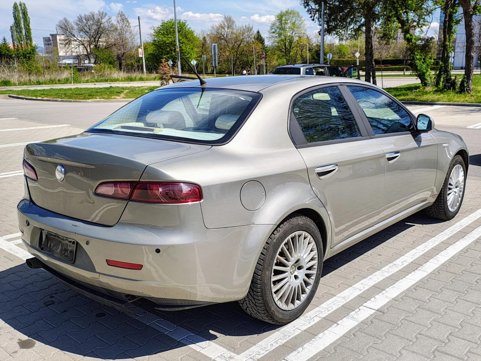 Alfa Romeo 159 1.9 JTS - изображение 3