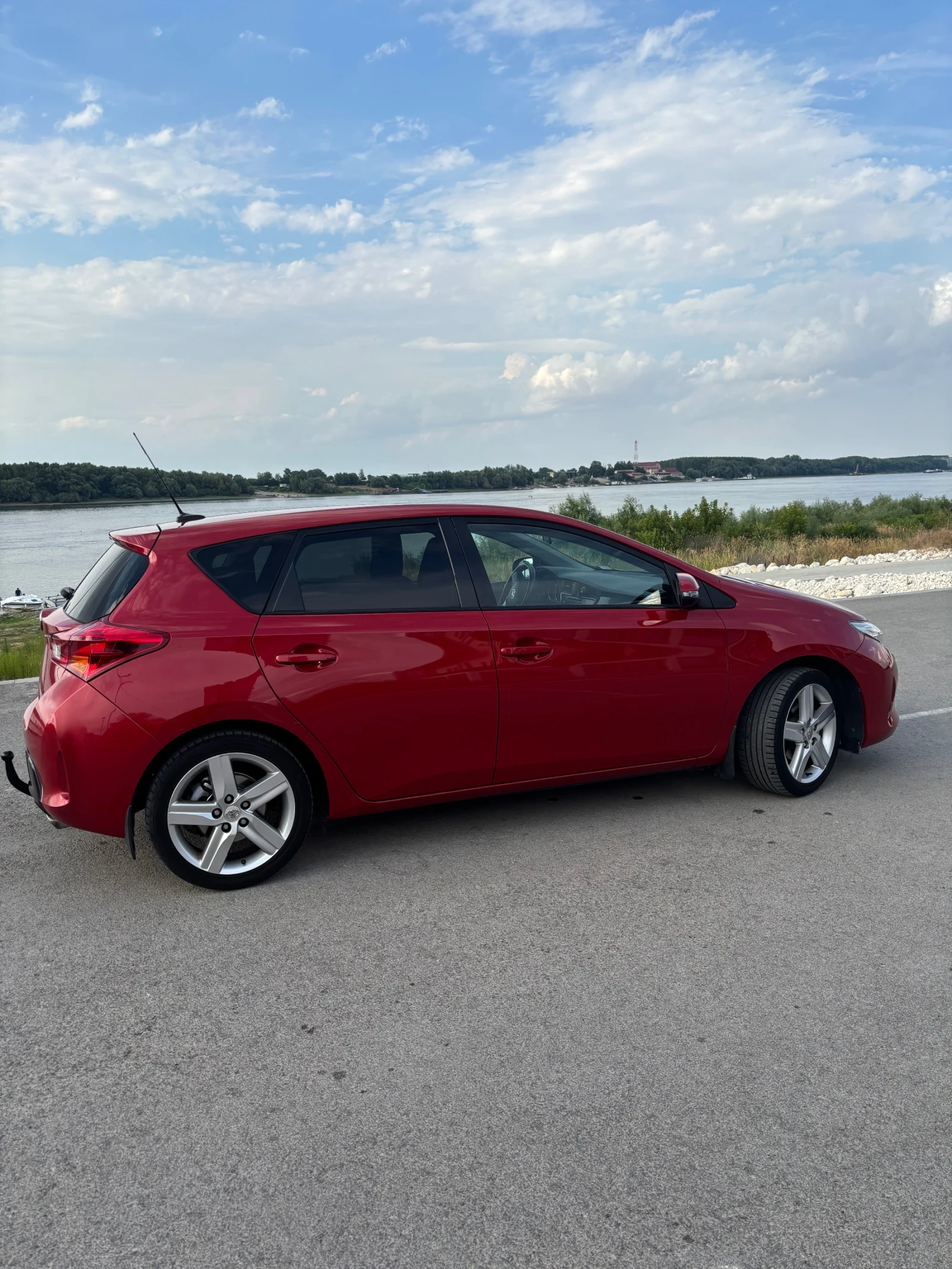 Toyota Auris  - изображение 8