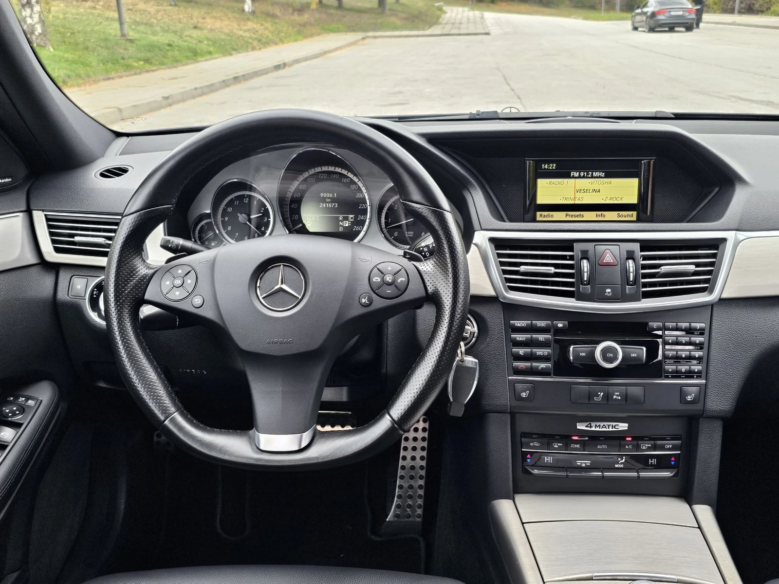 Mercedes-Benz E 350 AMG , Air Маtic, 4Matic, 265к.с - изображение 10