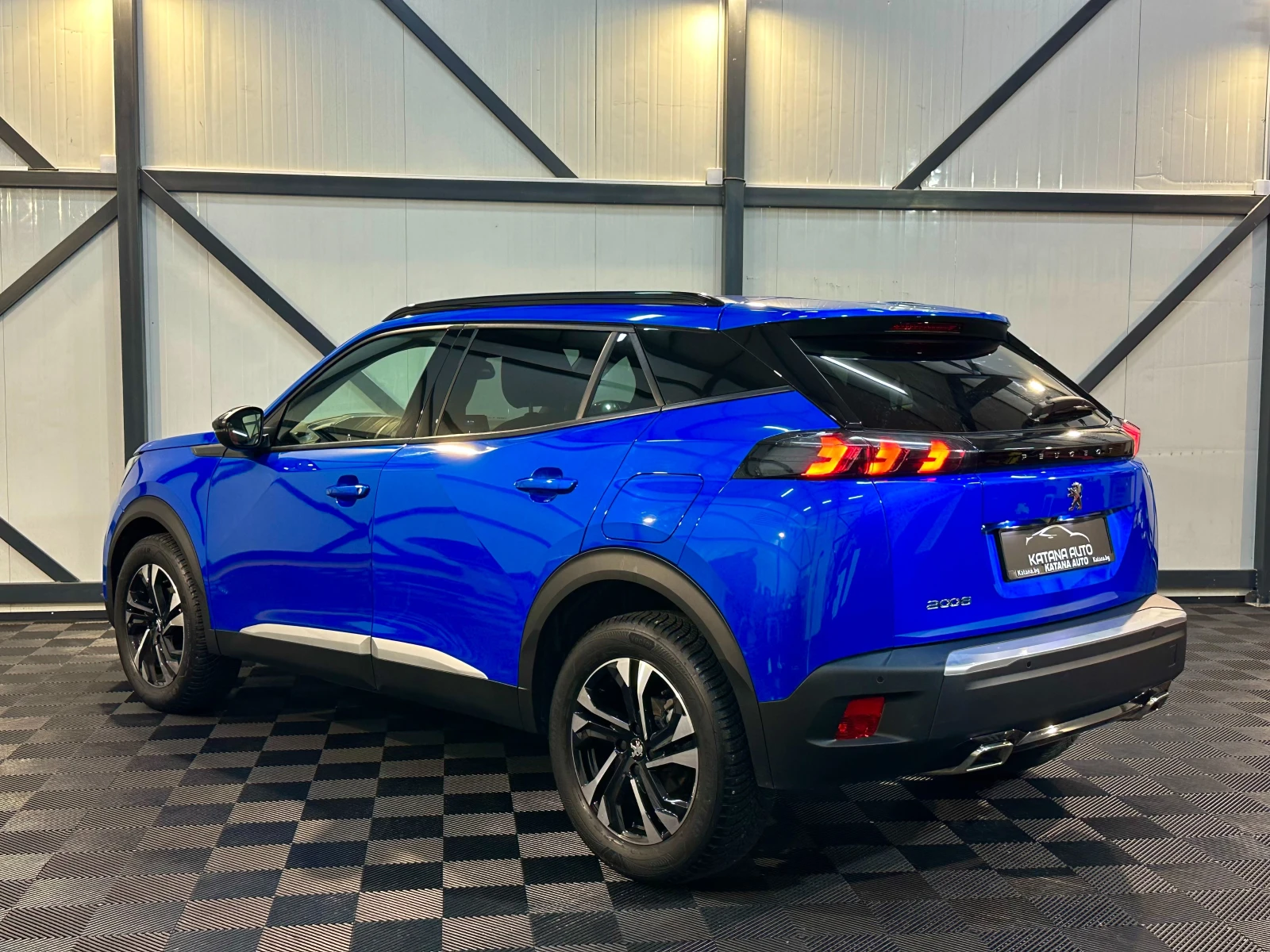 Peugeot 2008 ALLURE* PureTech* ПОДГРЕВ* CARPLAY, снимка 4 - Автомобили и джипове - 56739829