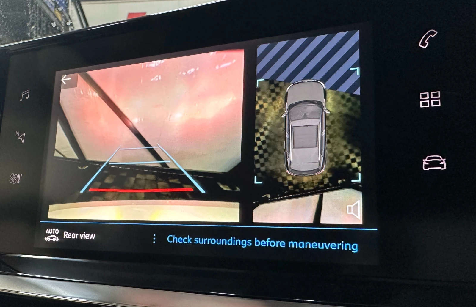 Peugeot 2008 ALLURE* PureTech* ПОДГРЕВ* CARPLAY, снимка 13 - Автомобили и джипове - 56739829