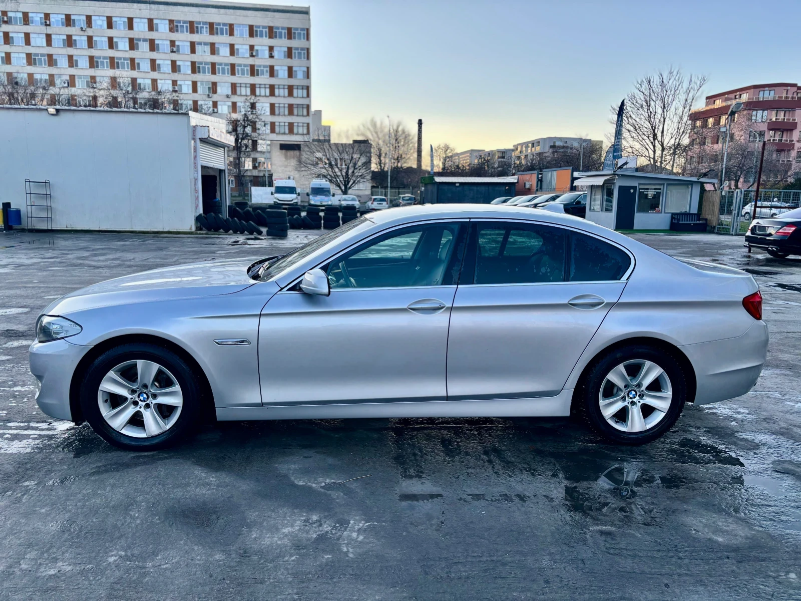 BMW 528 2.8i SPORT - изображение 3