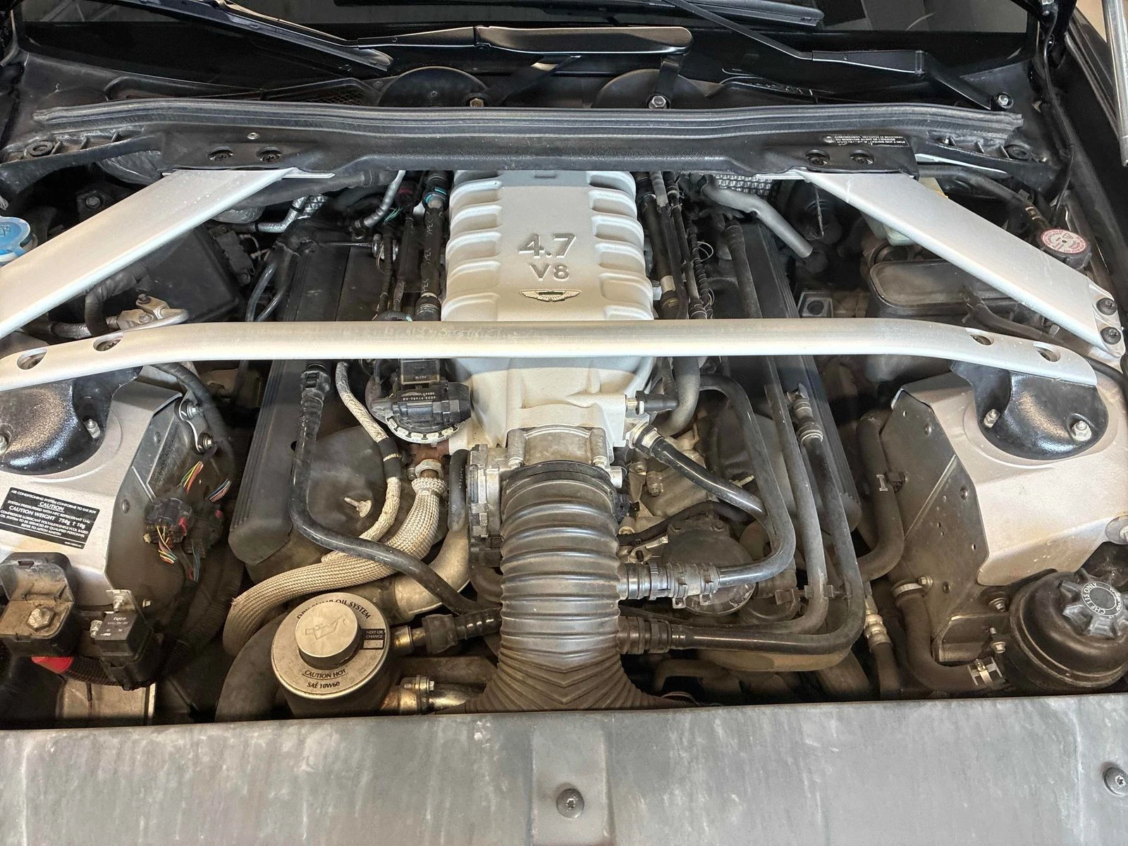 Aston Martin V8 Vantage  С РЕГИСТРАЦИЯ & АВТО КРЕДИТ  - изображение 9