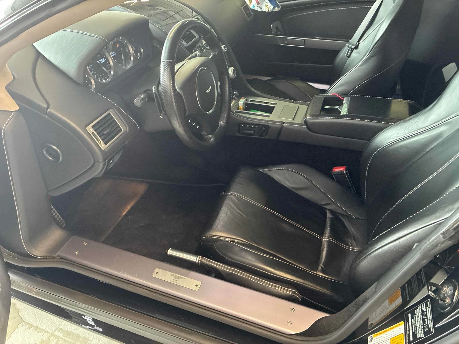 Aston Martin V8 Vantage  С РЕГИСТРАЦИЯ & АВТО КРЕДИТ  - изображение 6