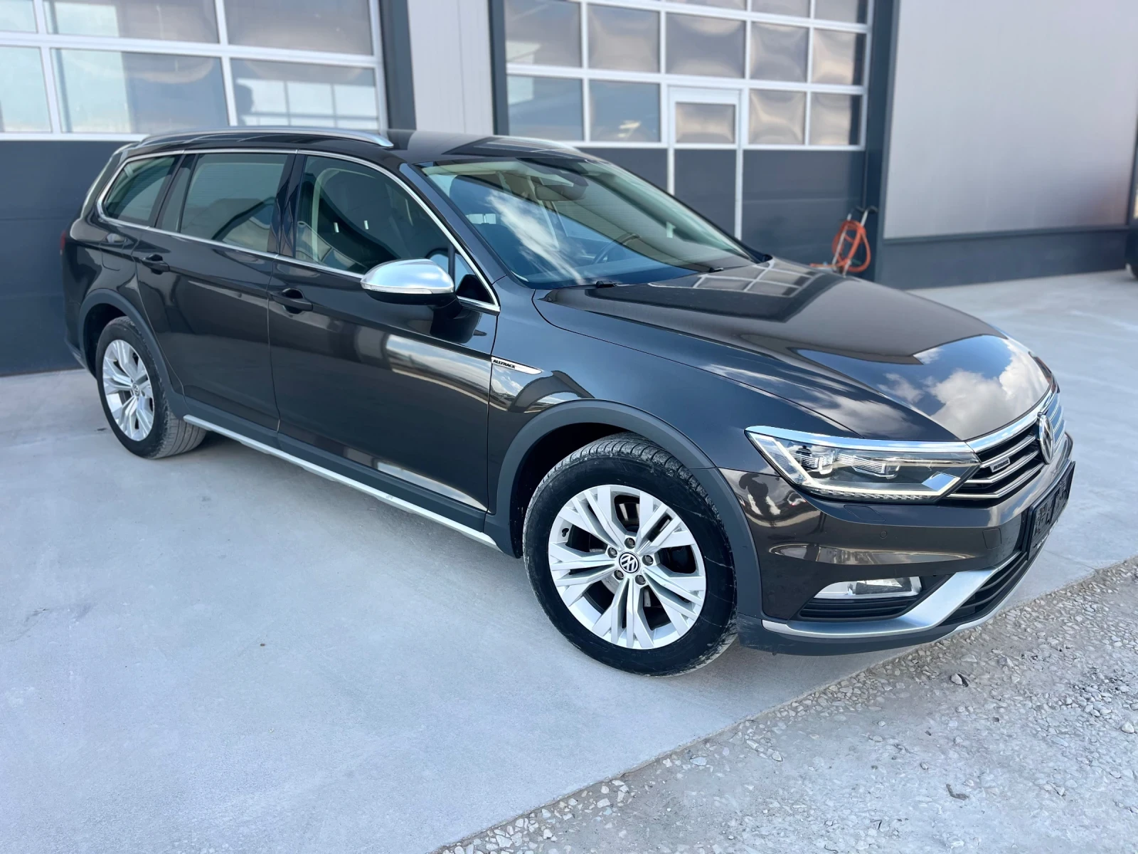 VW Alltrack 207000 км - изображение 3