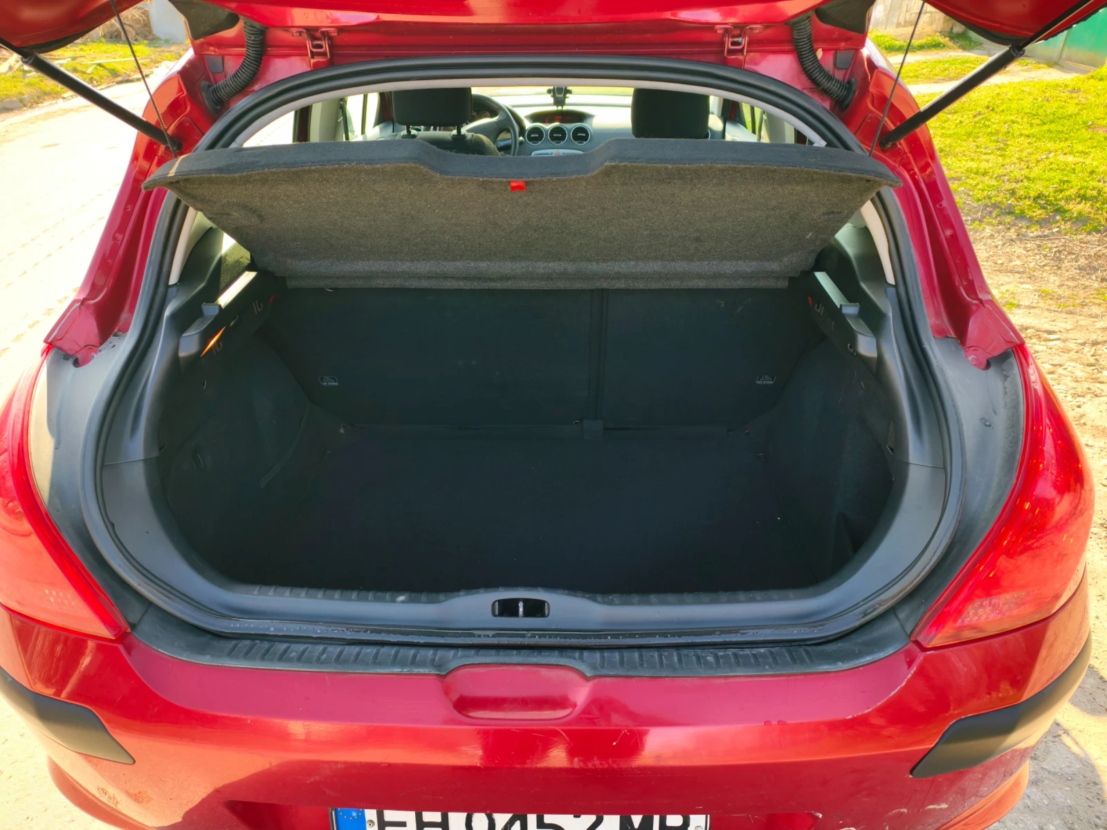 Peugeot 308 1.6 hdi, снимка 13 - Автомобили и джипове - 53849991