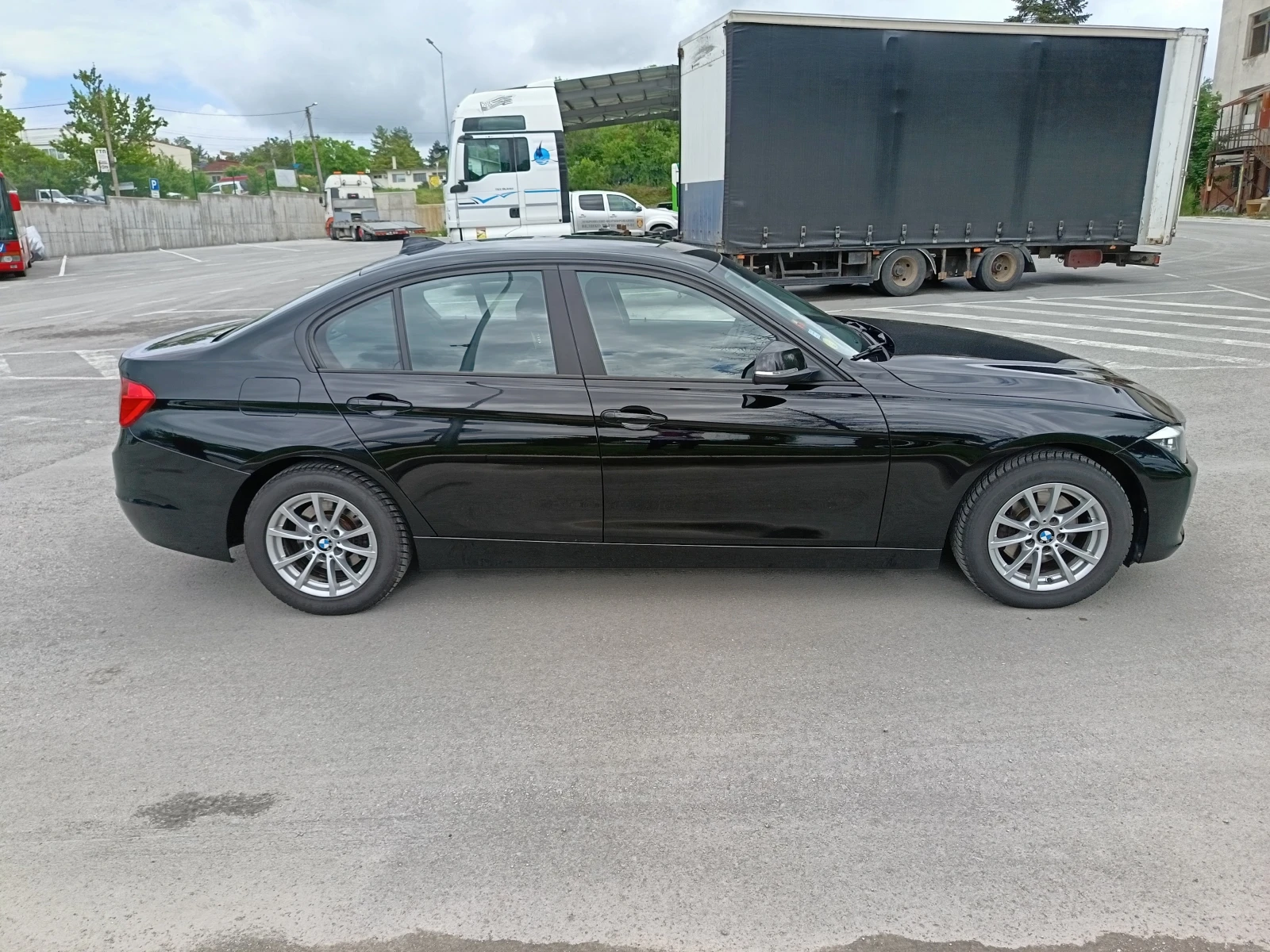 BMW 320 xDrive, снимка 6 - Автомобили и джипове - 54493484