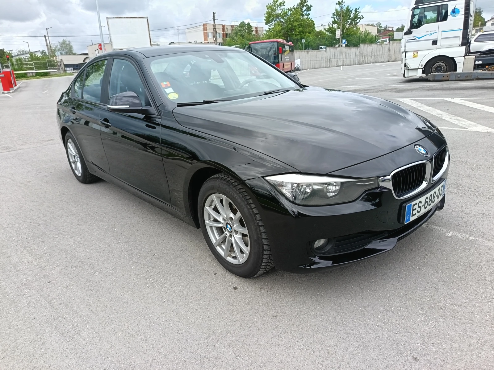 BMW 320 xDrive, снимка 7 - Автомобили и джипове - 54493484
