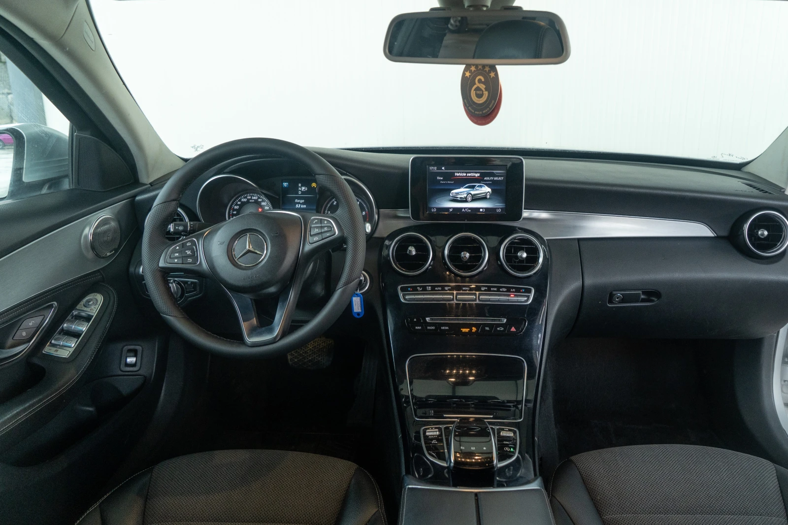 Mercedes-Benz C 220 D = 2014 = TOP = ГАРАНЦИЯ = ЛИЗИНГ, снимка 13 - Автомобили и джипове - 54894828